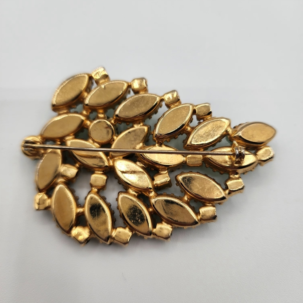 Vintage Juliana Multi-Green and Gold Brooch and Earrings Set - Picture 14 of 14